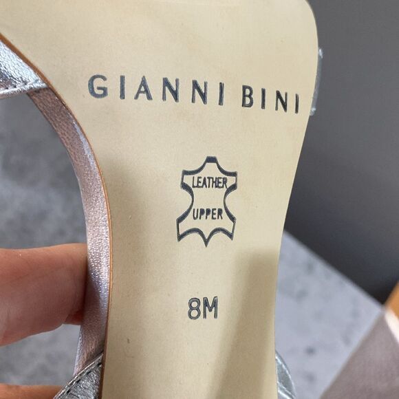 NWT Gianni Bini Metallic Silver Heels size 8 - Picture 16 of 16